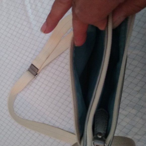 Coach limited edition Starfish print crossbody. - Picture 3 of 3